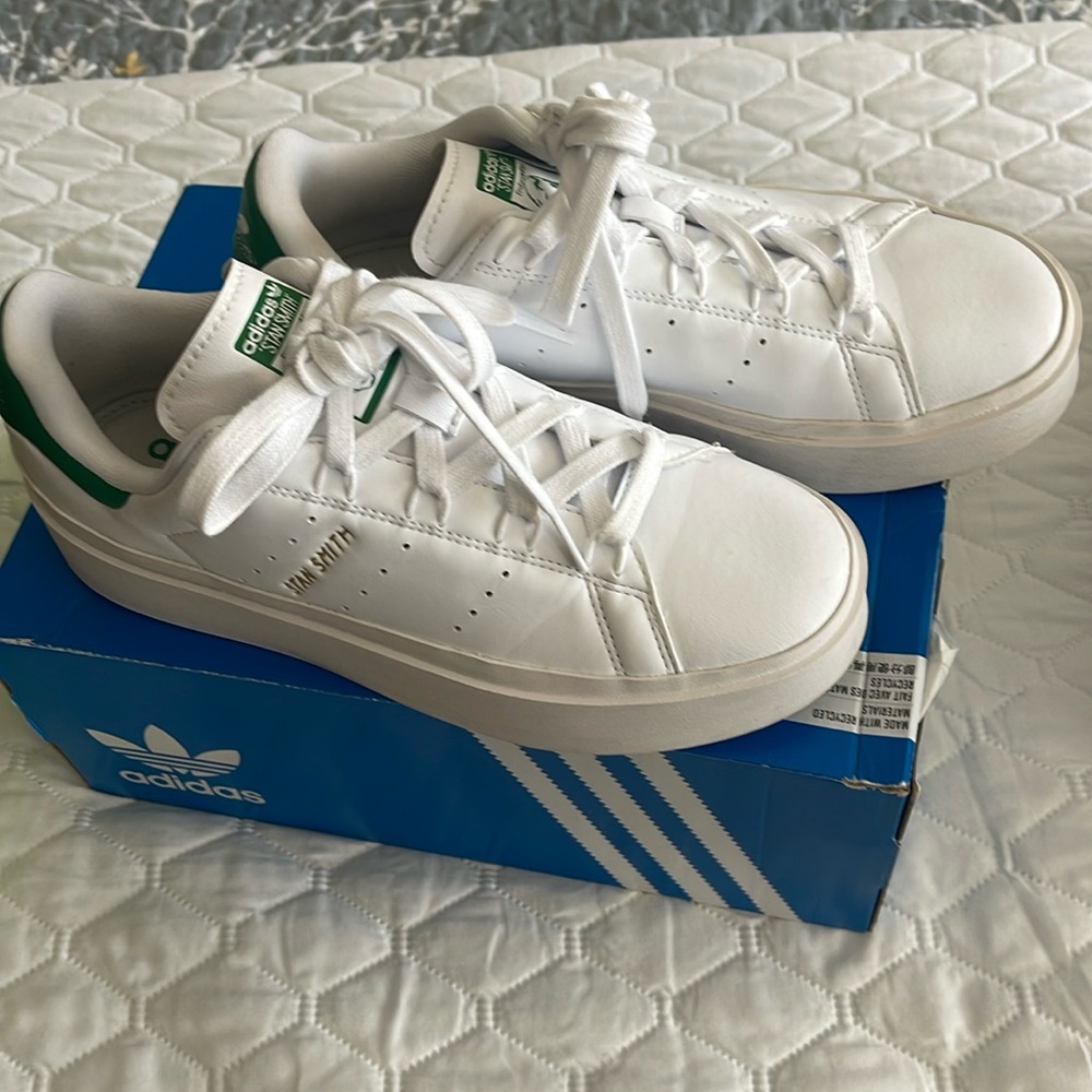Women’s Adidas Stan Smith Bonega